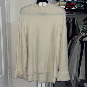 Dynamite - White sweater dynamite large